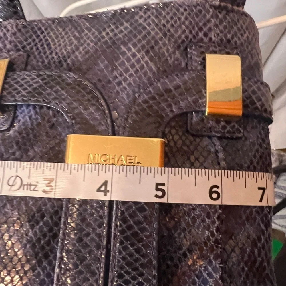 LIKE NEW Michael Kors Blue Leather Crossbody  Bag
